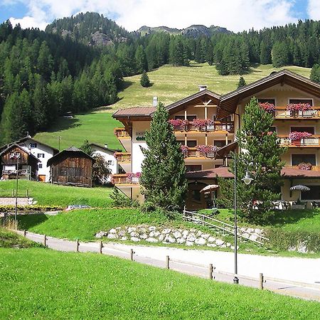 Hotel Dolomites Inn Canazei Exterior photo