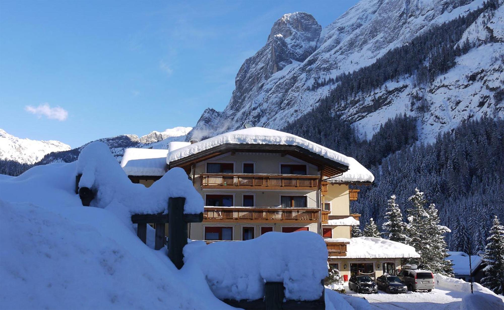 Hotel Dolomites Inn Canazei Exterior photo
