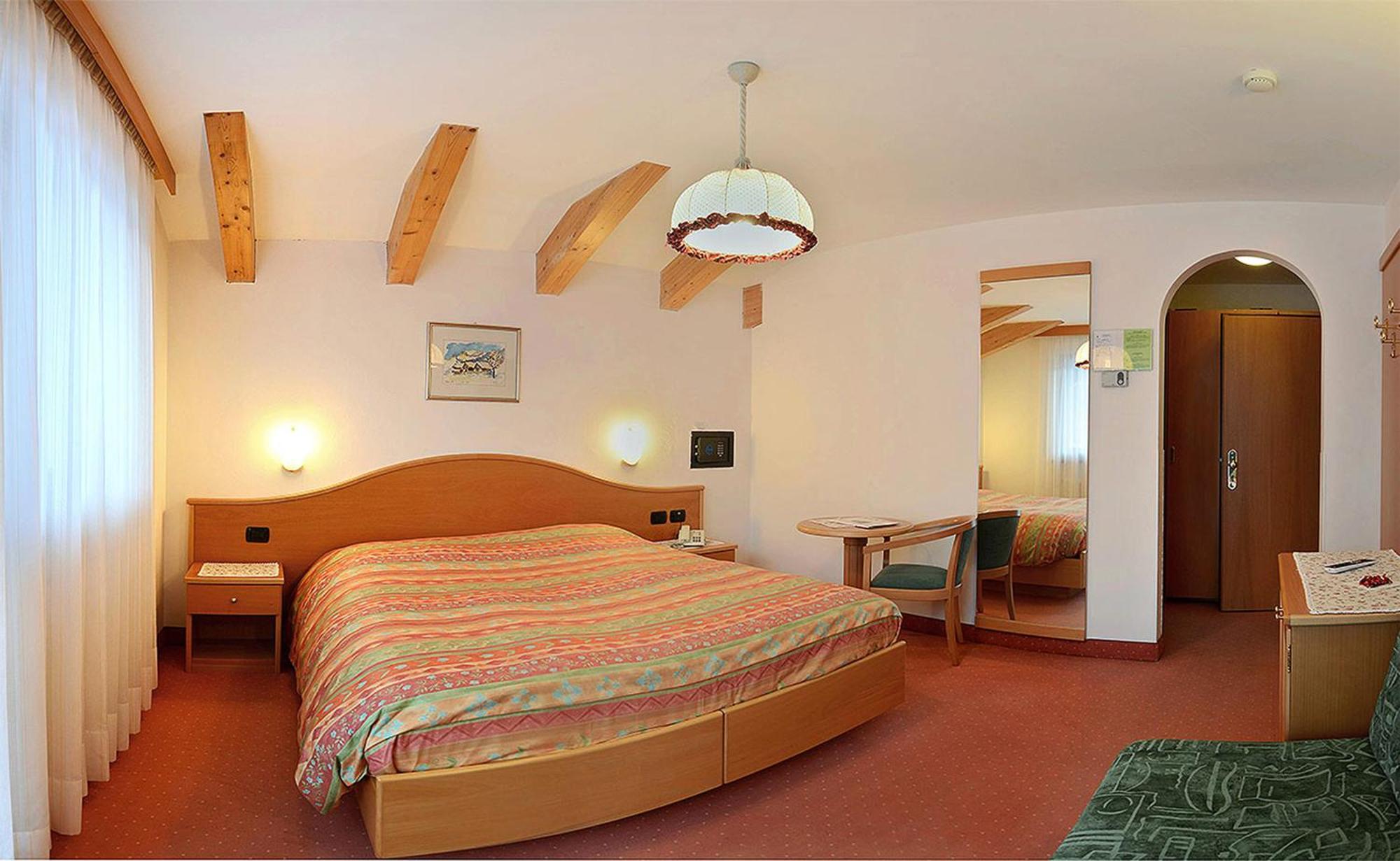 Hotel Dolomites Inn Canazei Exterior photo